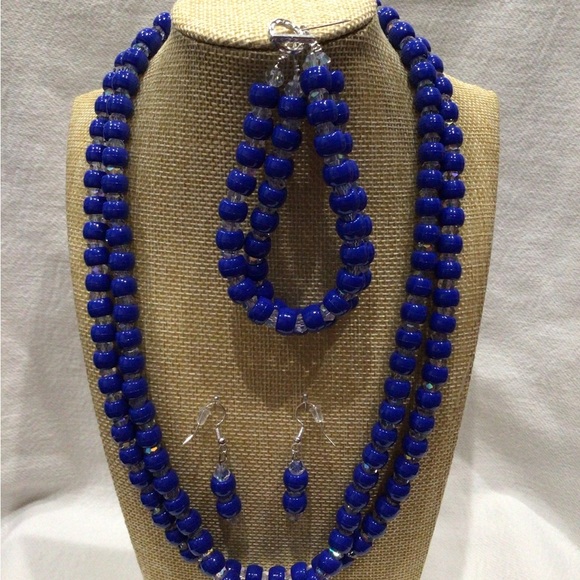 Vibrant Blue and Crystal Beaded Necklace, Bracelet, and Earring Set - Picture 10 of 15